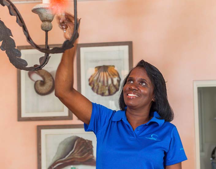 Linda Rijos   — Housekeeper <
